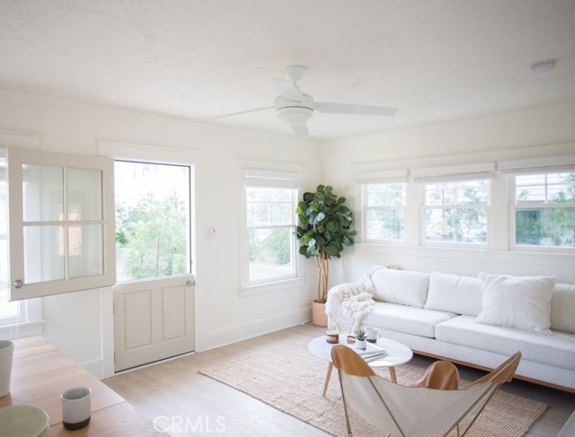 342 N Avenue 57, Highland Park CA: https://media.crmls.org/medias/a4c1cd04-b7d6-4757-8fdd-0bdf4e34daea.jpg