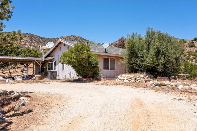 Detail Gallery Image 4 of 33 For 35455 Brinville Rd, Acton,  CA 93510 - 3 Beds | 2 Baths