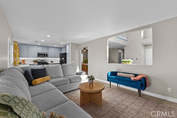 Detail Gallery Image 12 of 37 For 26932 St Julian Cir, Murrieta,  CA 92563 - 4 Beds | 2/1 Baths