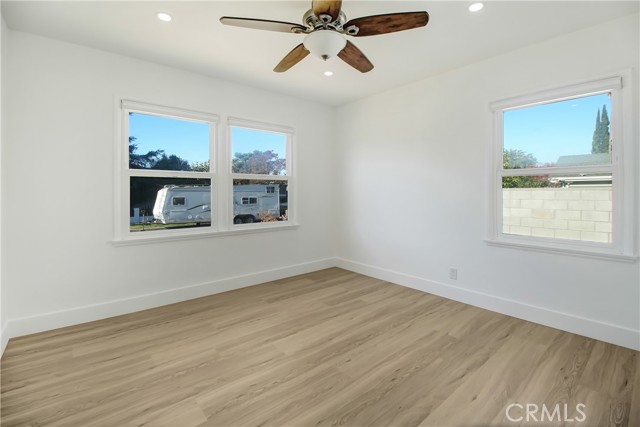 Detail Gallery Image 5 of 10 For 6632 Belmar Ave, Reseda,  CA 91335 - 3 Beds | 2 Baths