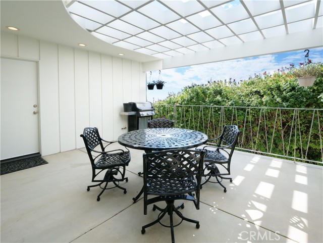 Detail Gallery Image 8 of 21 For 43 Oceanaire Dr, Rancho Palos Verdes,  CA 90275 - 4 Beds | 4/1 Baths