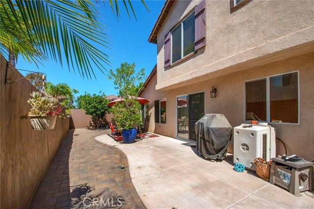 Detail Gallery Image 3 of 23 For 4816 Ventana Way, Oceanside,  CA 92057 - 3 Beds | 2/1 Baths