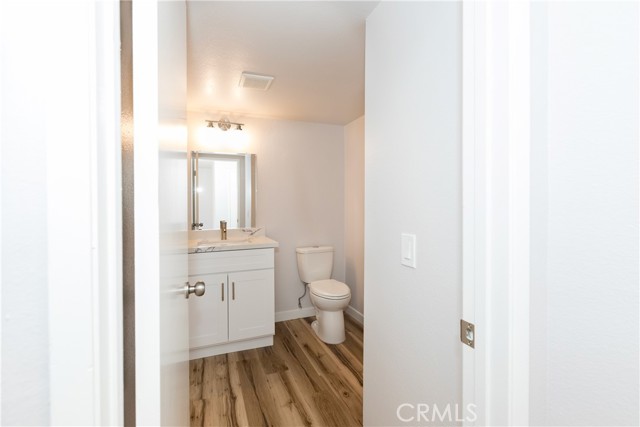 Detail Gallery Image 9 of 26 For 1485 W Cerritos Ave #8,  Anaheim,  CA 92802 - 3 Beds | 2/1 Baths