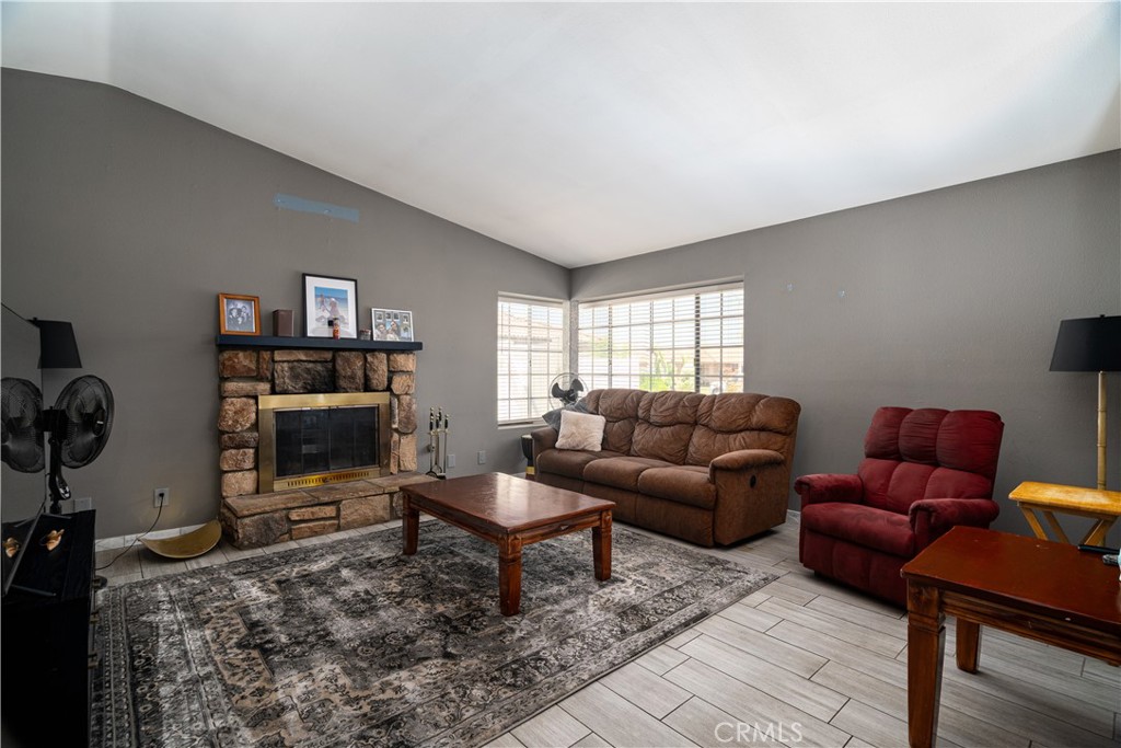 MLS #PW25117317 img 3