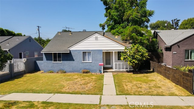 Detail Gallery Image 1 of 1 For 5821 Kester Ave, Sherman Oaks,  CA 91411 - 3 Beds | 2 Baths