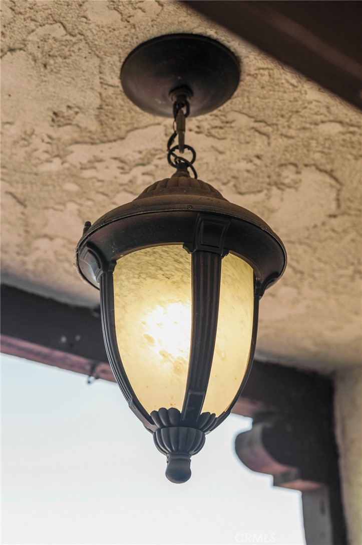 https://media.crmls.org/medias/a4c6ad14-4be2-4385-aec0-00ee0a4d84dc.jpg?preset=X-Large