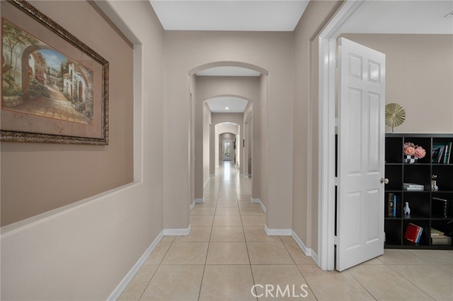 8416 Sunset Rose Drive, Corona CA: https://media.crmls.org/medias/a4c6dbd4-e154-4fe3-aea5-53b0dd045a03.jpg