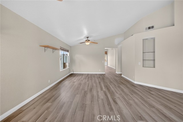 Detail Gallery Image 5 of 48 For 33130 Trabuco Dr, Lake Elsinore,  CA 92530 - 3 Beds | 2 Baths