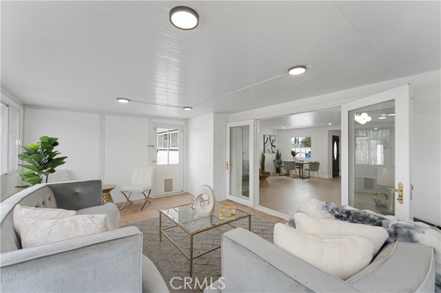 17121 Simonds Street, Granada Hills CA: https://media.crmls.org/medias/a4c747e8-a356-4da4-91e8-37ab43feb27b.jpg
