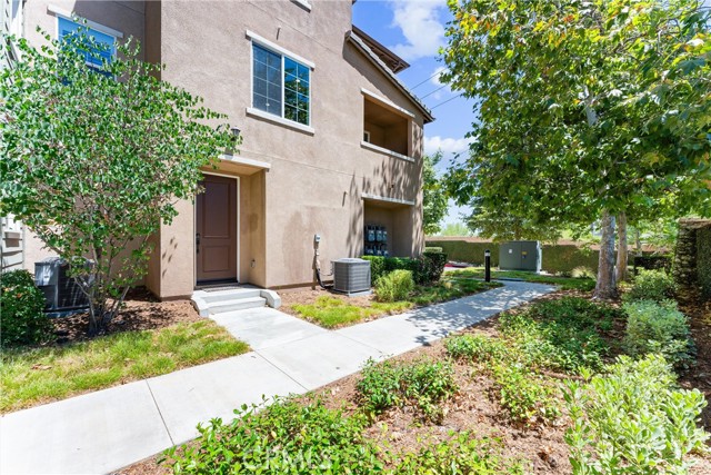 Detail Gallery Image 5 of 34 For 1166 Newberry Ln #1,  Claremont,  CA 91711 - 2 Beds | 2/1 Baths
