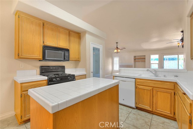 Detail Gallery Image 17 of 57 For 14655 Texas Ct, Fontana,  CA 92336 - 3 Beds | 2 Baths