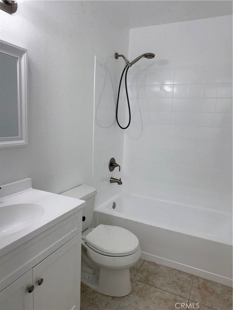 https://media.crmls.org/medias/a4c9aac3-f521-471f-8004-e575bd695d35.jpg?preset=X-Large