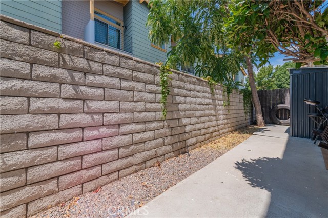 Detail Gallery Image 33 of 37 For 819 W Duarte Rd, Monrovia,  CA 91016 - 4 Beds | 2/1 Baths
