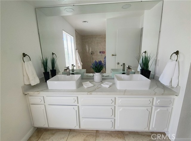 Detail Gallery Image 8 of 68 For 8528 Warwick Dr, Desert Hot Springs,  CA 92240 - 3 Beds | 2 Baths