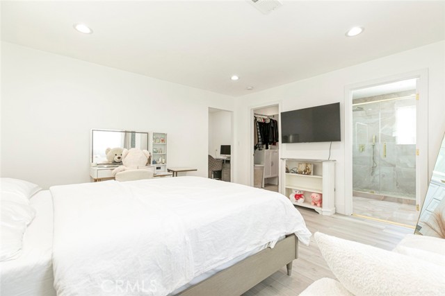 Image 33 of 68 For 23500 Lloyd Houghton Place