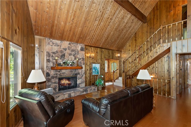 Detail Gallery Image 8 of 28 For 28992 Banff Dr, Lake Arrowhead,  CA 92352 - 3 Beds | 3 Baths