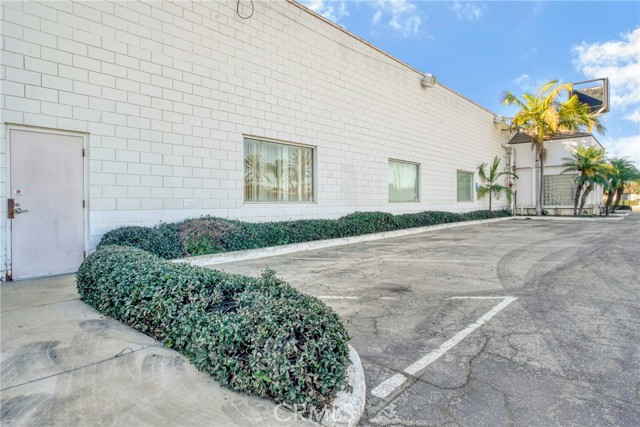 994 South La Brea Avenue, Inglewood, California 90301, ,Commercial Lease,For Rent,994 South La Brea Avenue,CRSB25022780