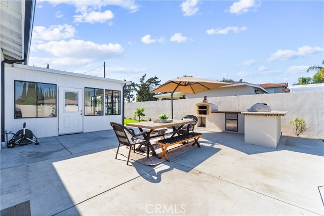 18011 Theodora Drive, Tustin CA: https://media.crmls.org/medias/a4cba26d-f1ae-4643-9b28-e02e7f570318.jpg