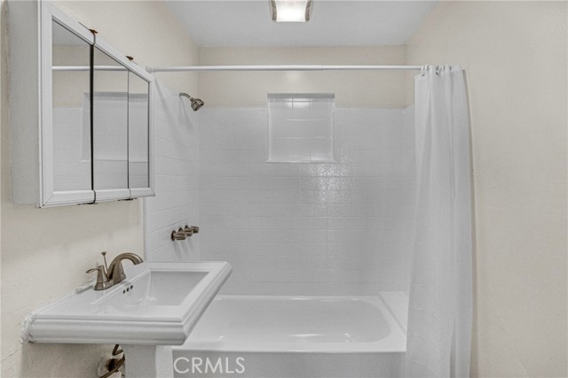 Detail Gallery Image 14 of 26 For 2947 West Bld, Los Angeles,  CA 90016 - 9 Beds | 6 Baths