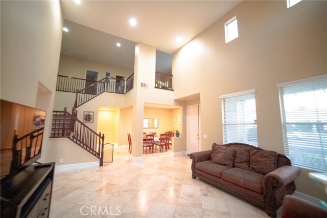 Detail Gallery Image 5 of 14 For 13539 Laurel Ct, Corona,  CA 92880 - 5 Beds | 3/1 Baths