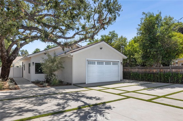 Detail Gallery Image 1 of 19 For 21824 Cohasset St, Canoga Park,  CA 91303 - 3 Beds | 2 Baths
