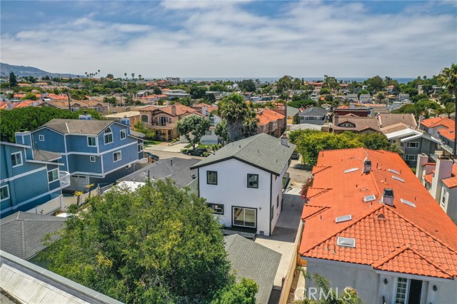 208 Lucia Avenue, Redondo Beach, California 90277, 3 Bedrooms Bedrooms, ,3 BathroomsBathrooms,Residential,Sold,Lucia,SB22163092