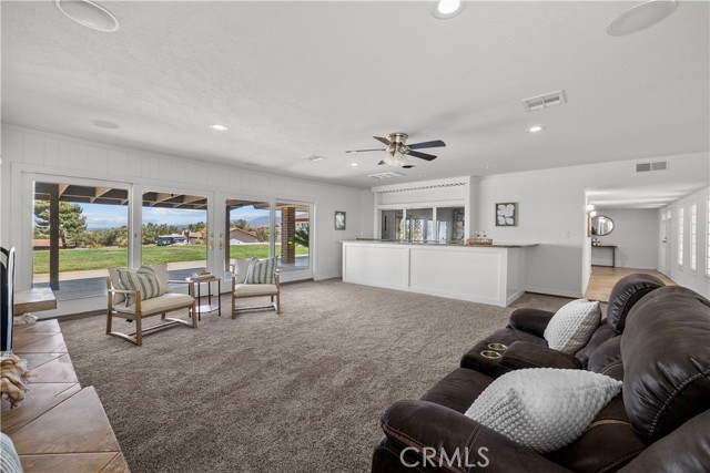 Detail Gallery Image 10 of 49 For 354 Westlake Dr, Palmdale,  CA 93551 - 5 Beds | 3 Baths