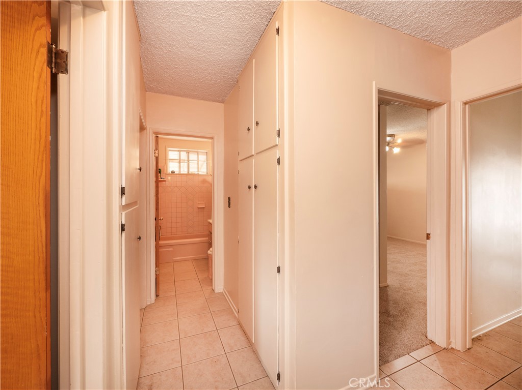 https://media.crmls.org/medias/a4cda7e1-8d74-441f-b8e1-6bfdef441d41.jpg?preset=X-Large