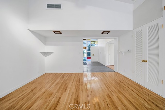 Detail Gallery Image 11 of 24 For 3307 Ledgewood, Los Angeles,  CA 90068 - 3 Beds | 2/1 Baths