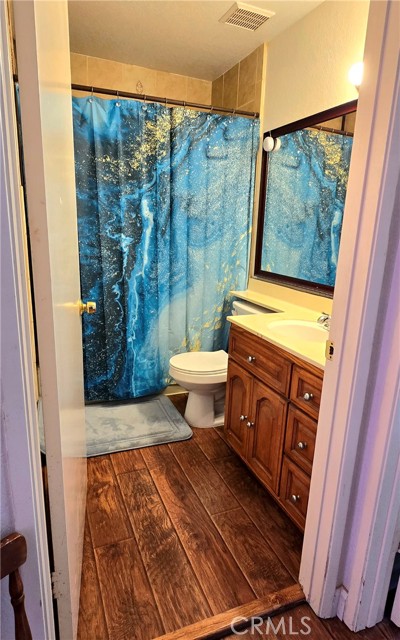 14287 Foothill Boulevard, Sylmar CA: https://media.crmls.org/medias/a4ce0407-3336-4f26-9af2-4d60c4e5789a.jpg