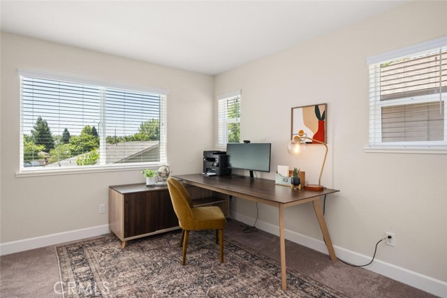 27 Bentwater loop, Chico CA: https://media.crmls.org/medias/a4ce797e-812c-4387-9055-d45d563abd75.jpg