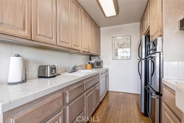 Detail Gallery Image 5 of 22 For 4140 Warner #205,  Burbank,  CA 91505 - 1 Beds | 1 Baths