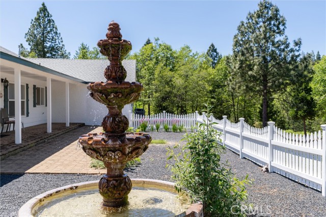 Detail Gallery Image 11 of 75 For 5400 Cabernet Way, Forest Ranch,  CA 95942 - 3 Beds | 2 Baths