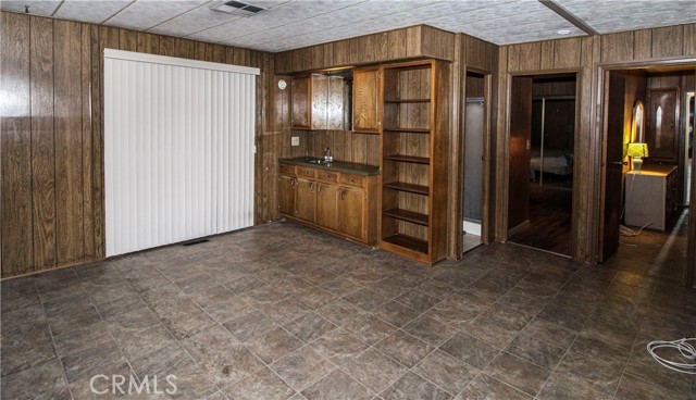 Detail Gallery Image 11 of 25 For 13829 Riviera, Victorville,  CA 92395 - 2 Beds | 2 Baths