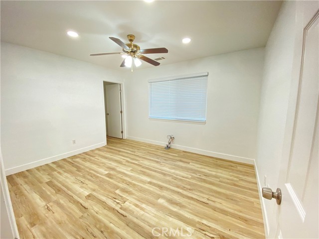 Detail Gallery Image 7 of 23 For 24729 Roxbury Rd #B,  Apple Valley,  CA 92307 - 3 Beds | 2 Baths