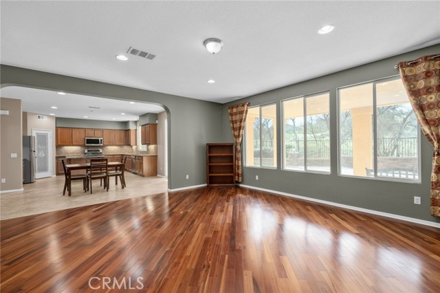 Detail Gallery Image 5 of 38 For 35021 Nicklaus Nook, Beaumont,  CA 92223 - 5 Beds | 4 Baths