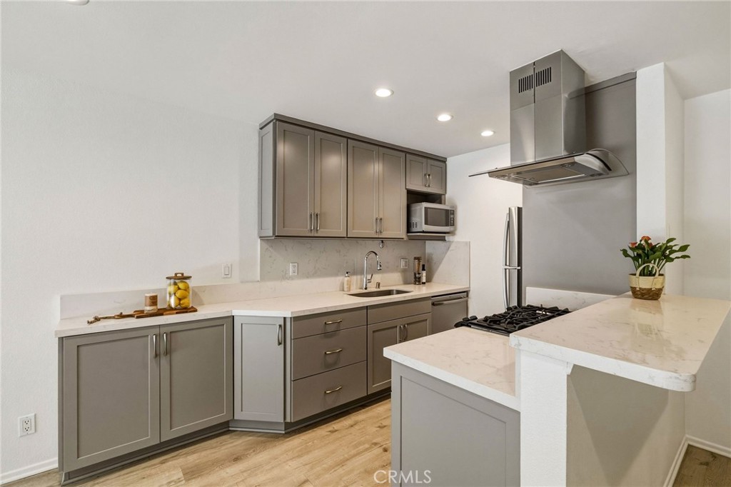 2411 Prospect Avenue #122