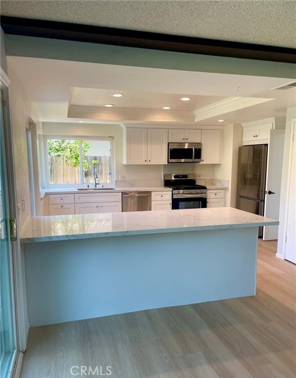 Detail Gallery Image 11 of 19 For 14111 Chagall Ave, Irvine,  CA 92606 - 4 Beds | 2/1 Baths