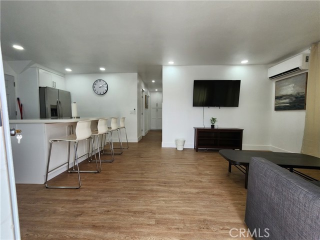 Detail Gallery Image 4 of 9 For 1819 W 2nd, Santa Ana,  CA 92703 - 3 Beds | 2 Baths