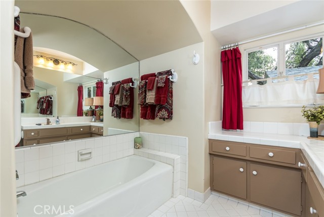Detail Gallery Image 24 of 35 For 2975 Hermosita Dr, Glendale,  CA 91208 - 2 Beds | 1/1 Baths