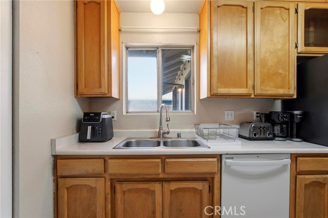 Detail Gallery Image 14 of 44 For 170 Artesia, Chico,  CA 95973 - 3 Beds | 2 Baths