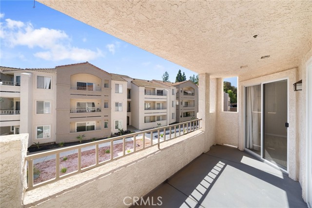 Detail Gallery Image 19 of 40 For 2040 Las Colinas Cir #202,  Corona,  CA 92879 - 2 Beds | 2 Baths