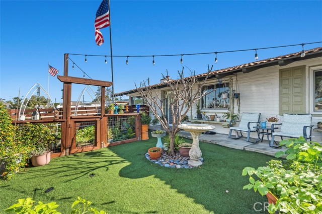 Detail Gallery Image 9 of 38 For 20292 Riverside, Newport Beach,  CA 92707 - 4 Beds | 2 Baths
