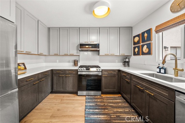 930 Philinda Avenue, Santa Barbara CA: https://media.crmls.org/medias/a4d303d6-b4a3-42f5-acac-c0f74a14f253.jpg