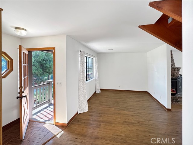 199 N Hermosa Avenue, Sierra Madre CA: https://media.crmls.org/medias/a4d3eba7-2fc2-48e6-a0db-ad628e110289.jpg
