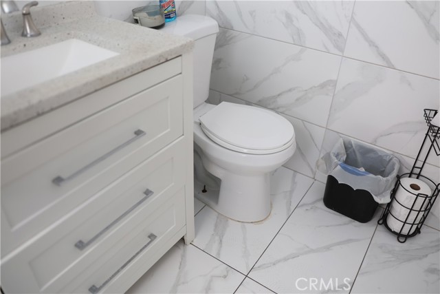 927 W 82nd Street, Los Angeles CA: https://media.crmls.org/medias/a4d41fe3-df69-4749-b419-5ff7412ed234.jpg