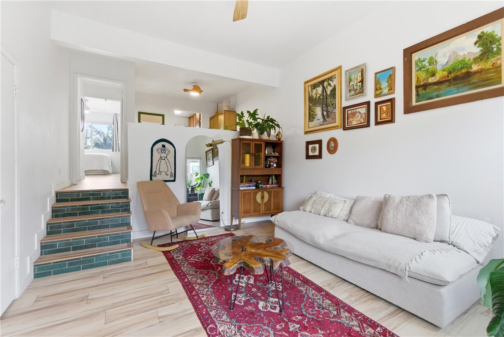 627 N Bristol #32