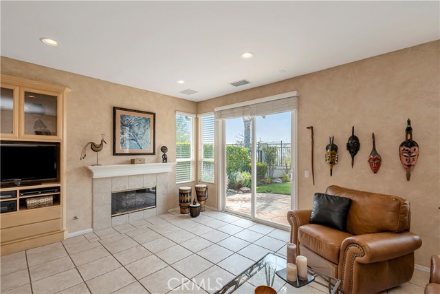 Detail Gallery Image 7 of 28 For 20656 Pesaro Way, Porter Ranch,  CA 91326 - 3 Beds | 2 Baths