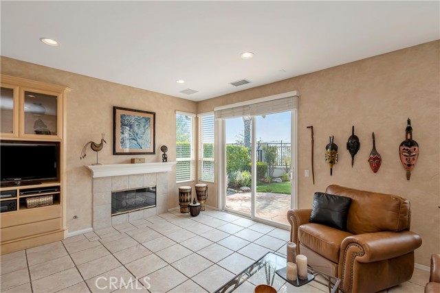 Detail Gallery Image 7 of 28 For 20656 Pesaro Way, Porter Ranch,  CA 91326 - 3 Beds | 2 Baths