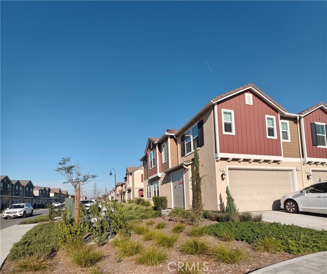 Detail Gallery Image 15 of 19 For 4205 E Carmel Privado, Ontario,  CA 91761 - 3 Beds | 2/1 Baths